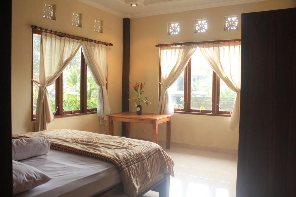 Pondok Loris Guest House Ubud Oda fotoğraf